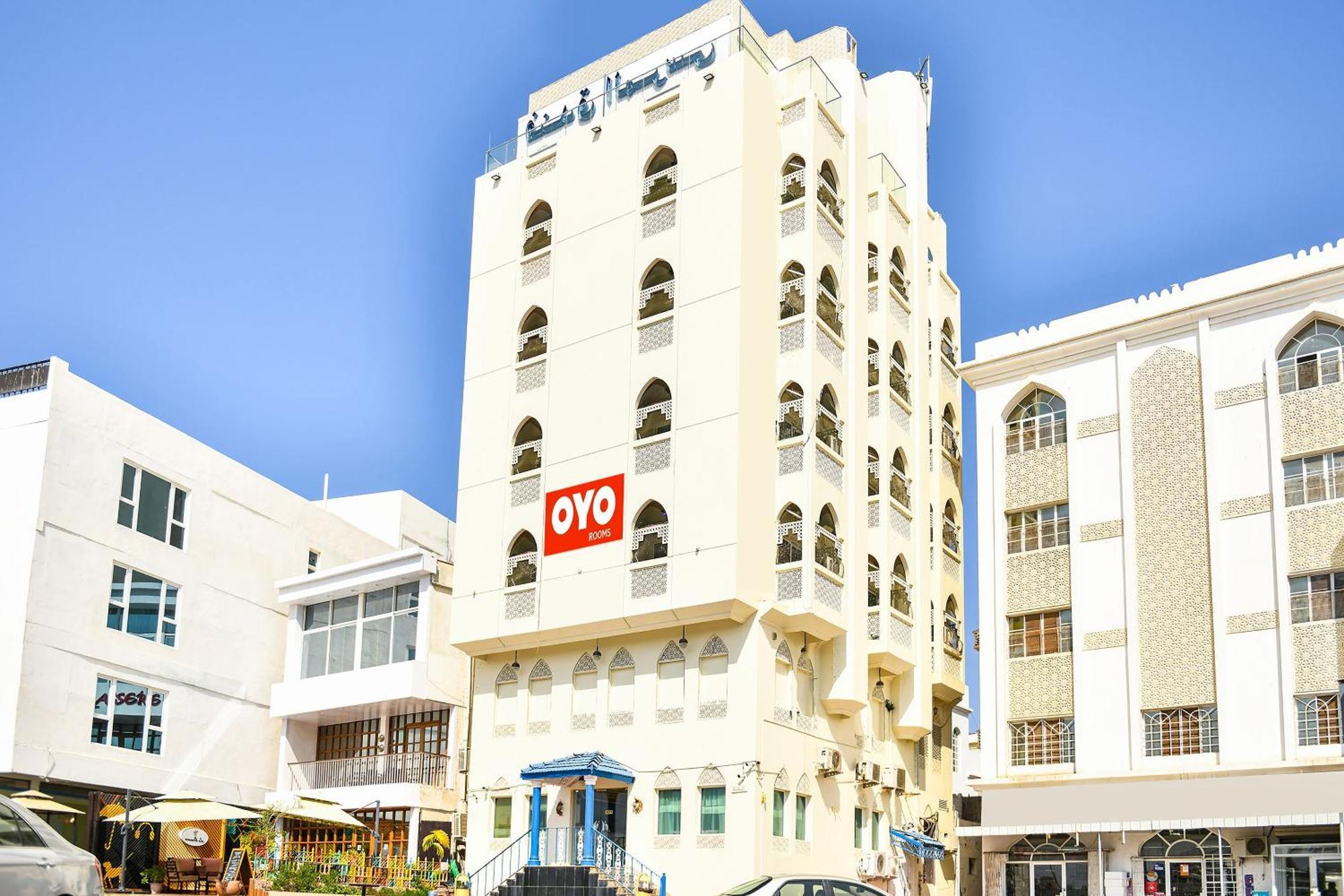 Oyo 137 Marina Hotel Маскат Экстерьер фото